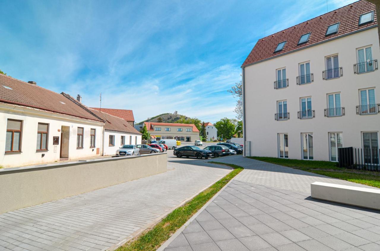 Palm Garden Apartment 2 Mikulov Exterior photo